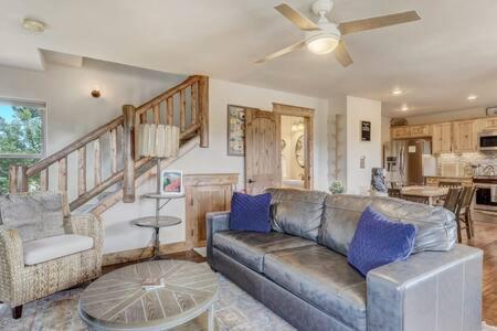 Cabin~Views~Heart Of Town~W&D~Fireplace~Kitchen Woodland Park Εξωτερικό φωτογραφία